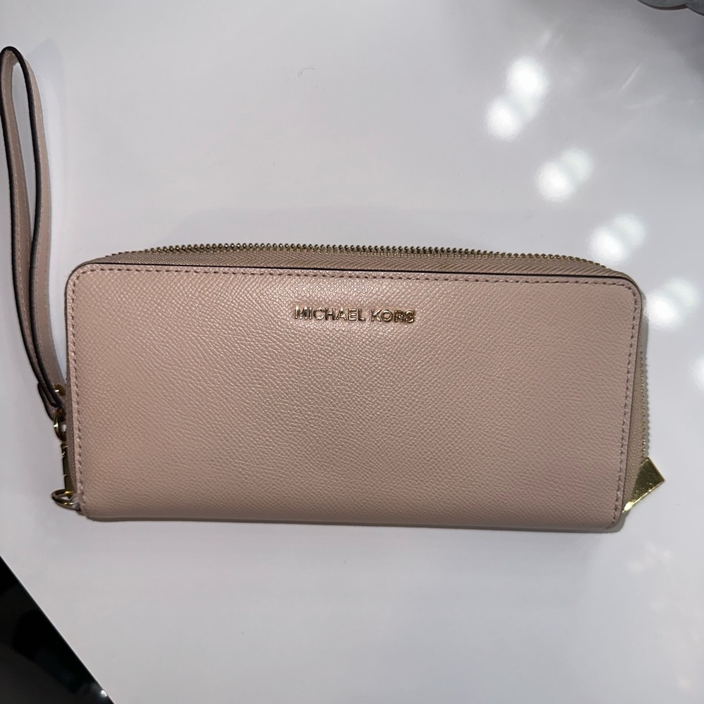 Michael Kors Wristlet Wallet